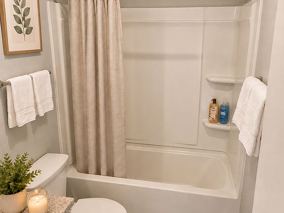 3rd image of 2400 Northwestern Ave #080effba7