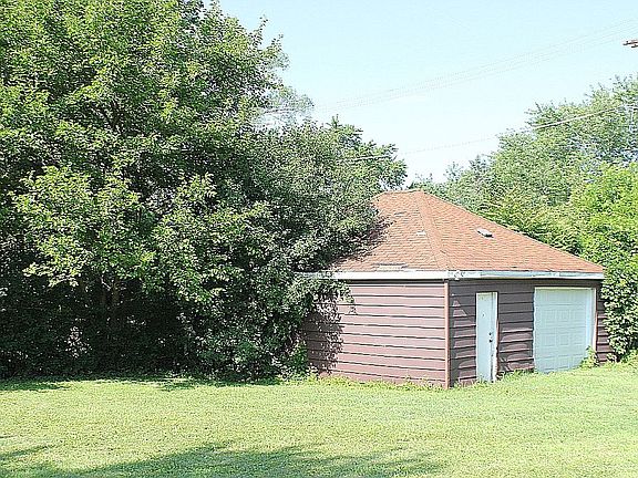 1 car garage