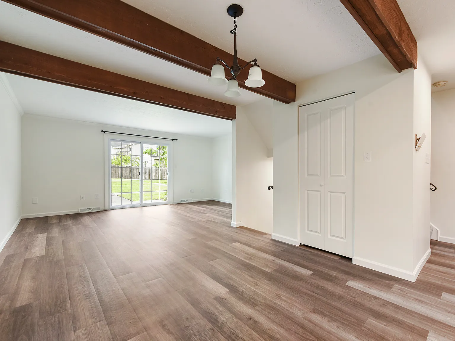 2 bed, 1.5 bath, 1369 sqft, $2,150 — Photo 3