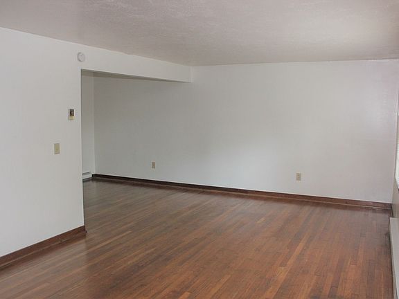 2nd image of 318 Willard Dr #4