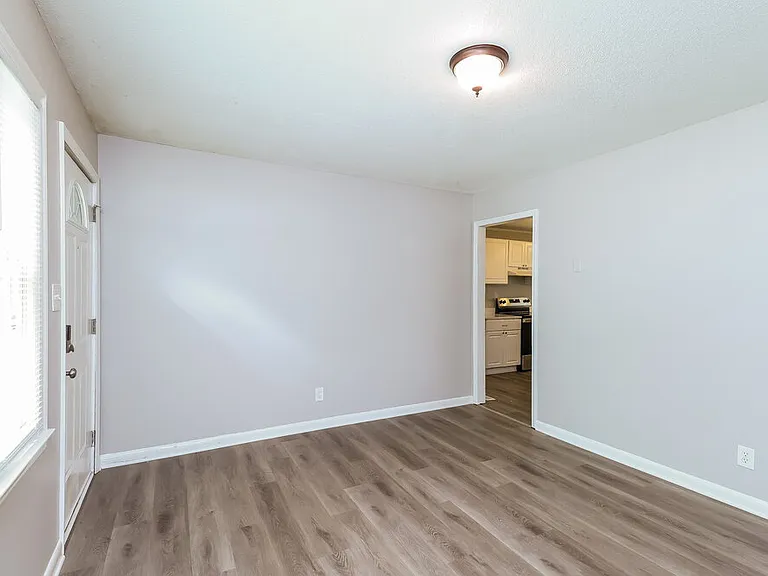 2910 Freida Ln — Photo 5
