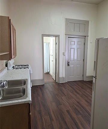 5th image of 3305 Loyola Ave