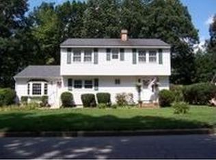 102 Donahue Dr, Manchester, NH 03103
