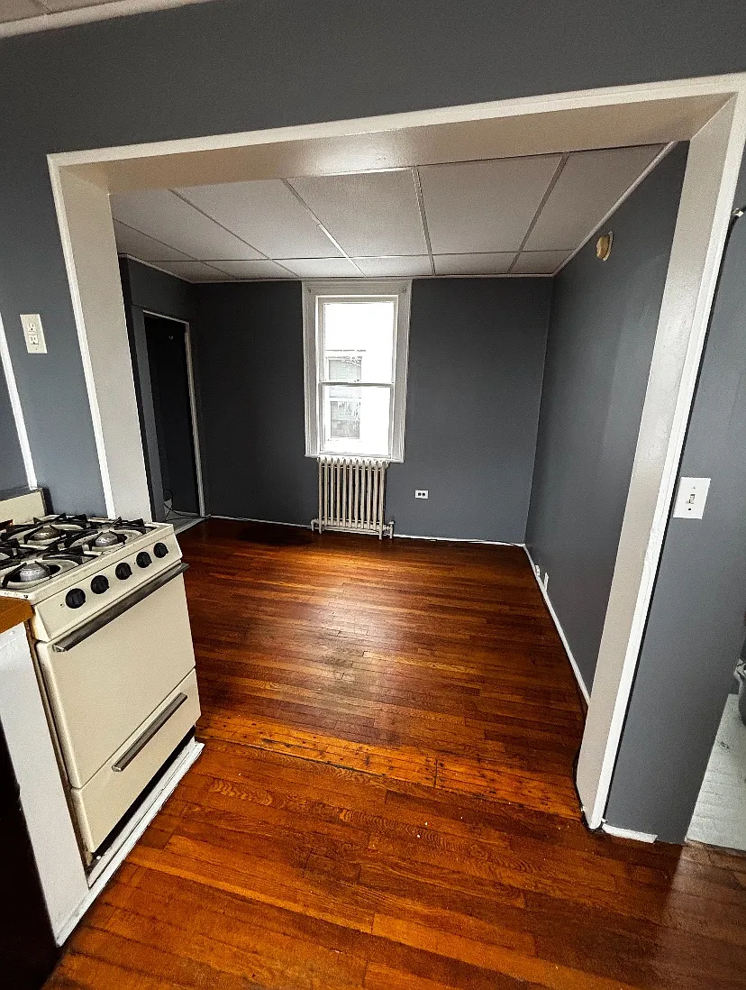 176 W 5th St — Photo 1