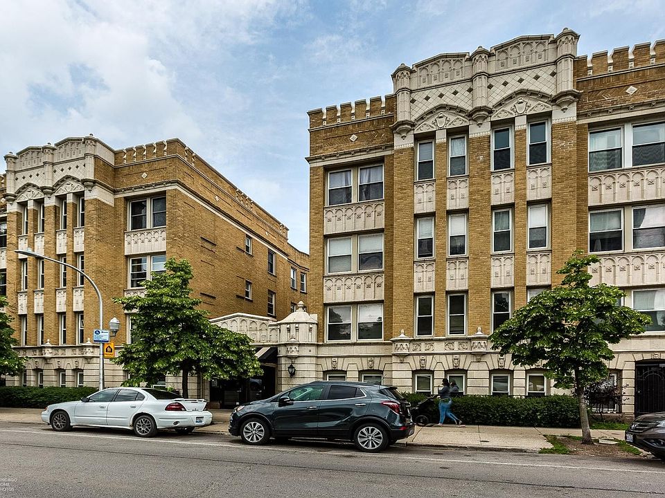 1st image of 4240 N Clarendon Ave APT 402N