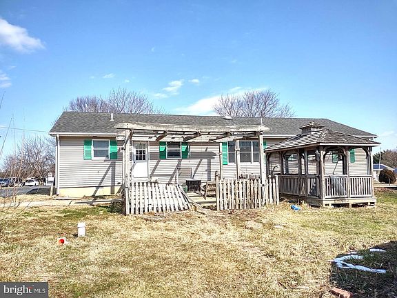 3rd image of 66 Ayers Dr