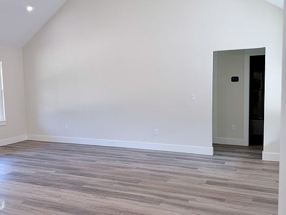 2nd image of 17567 County Road 4108