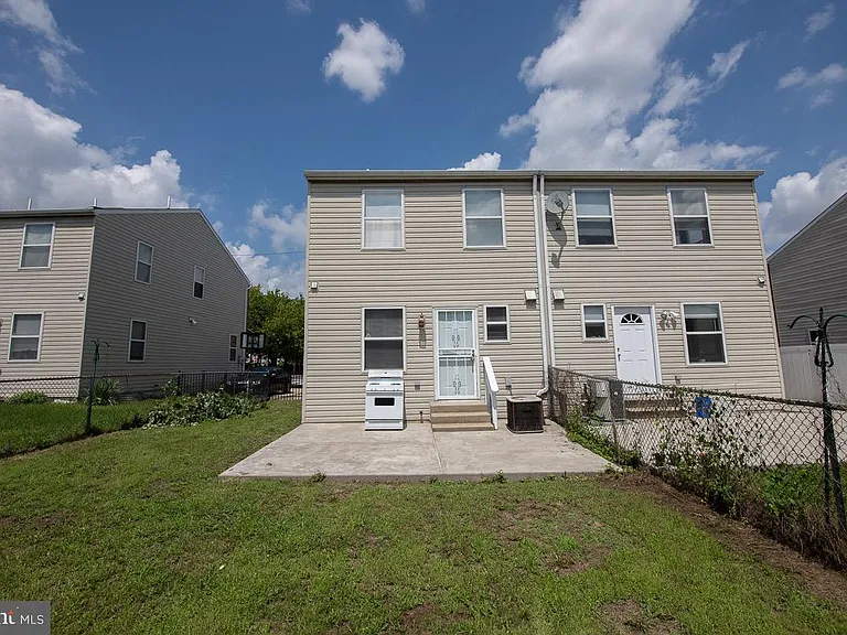 1216 Ogden St — Photo 45