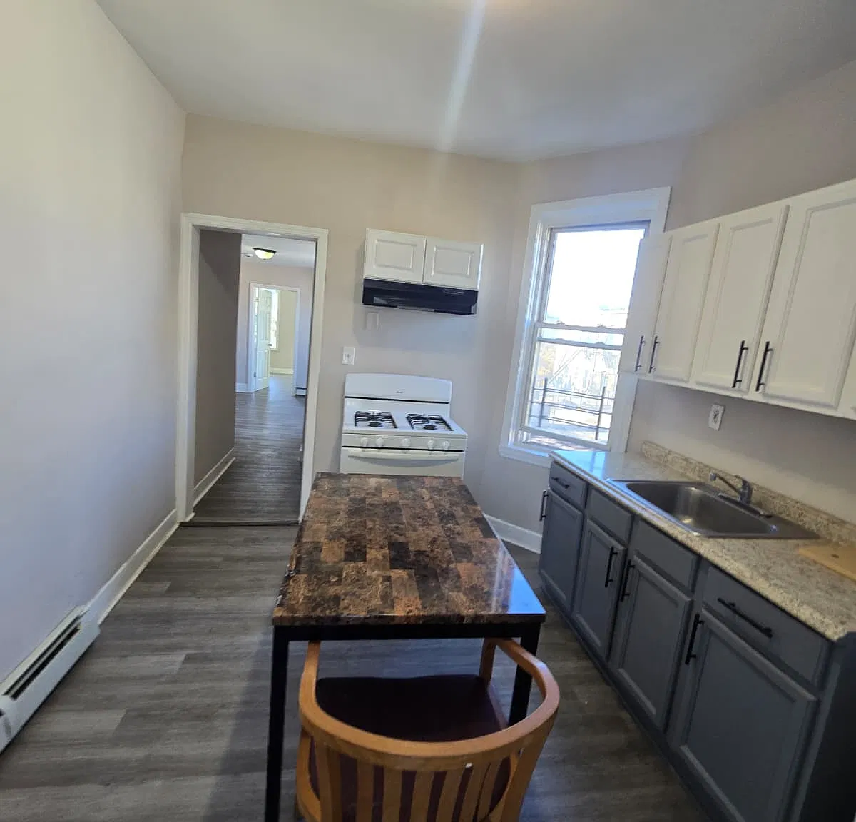 2 bed, $2,050 — Photo 1