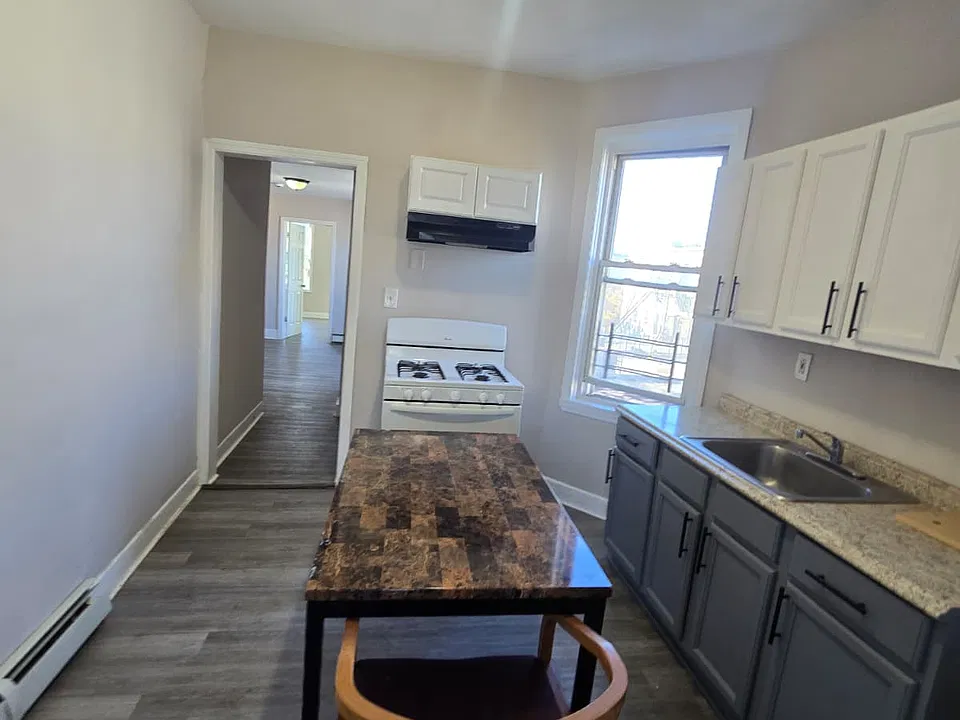 75 Grant Ave #3