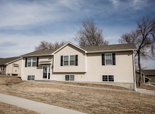 1229 Forest Park Ln, Junction City, KS 66441