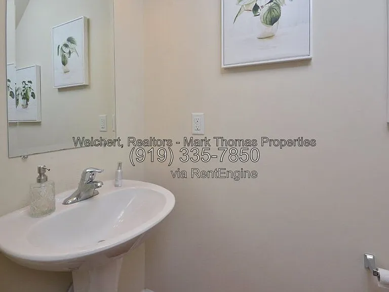 100 Stratford Lakes Drive 324 #324 — Photo 8