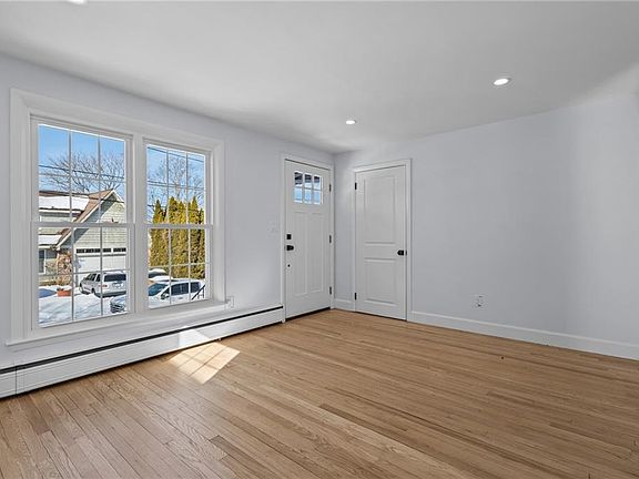 5th image of 158 S Rose St