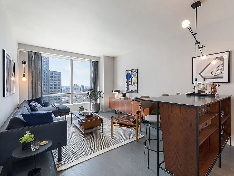 1st image of 1 City Poin APT 38G