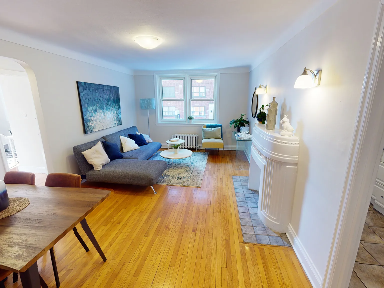 225 MacLaren — Photo 2