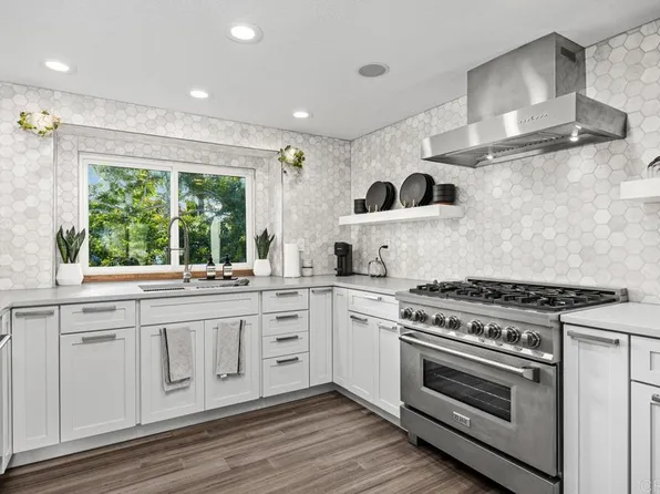 155 Paseo Marguerita, Vista, CA 92084