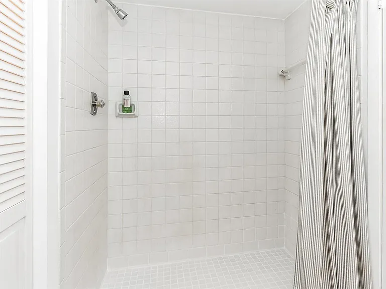 564 Springdale Cir — Photo 13