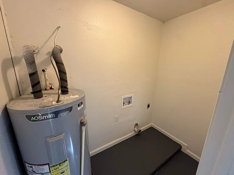 833 Michelle Dr — Photo 12