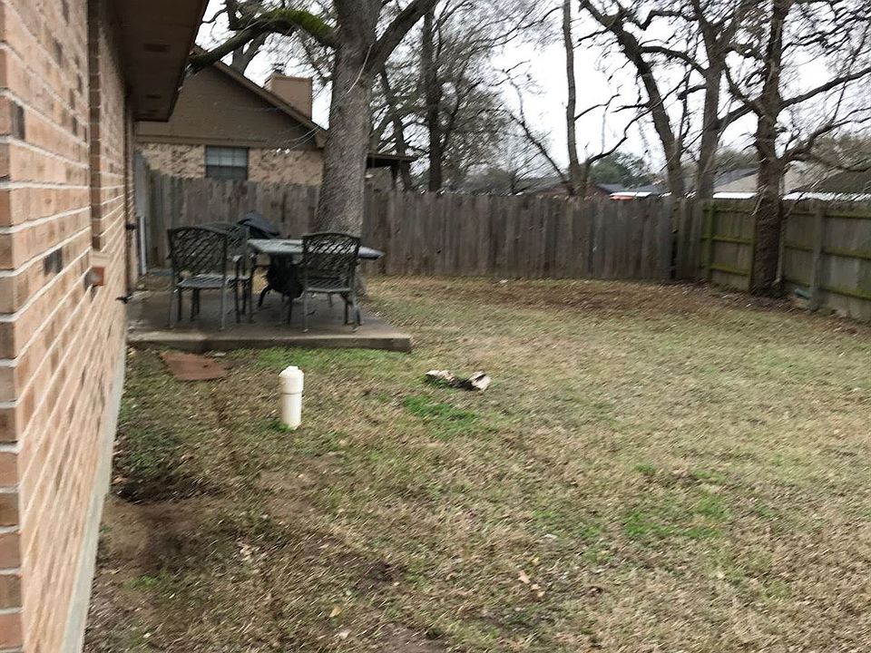 2nd image of 1104 Hardwood Ln