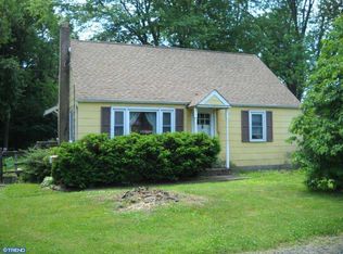 423 W County Line Rd, Hatboro, PA 19040