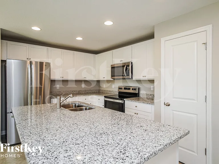 349 S Haven Ct — Photo 6