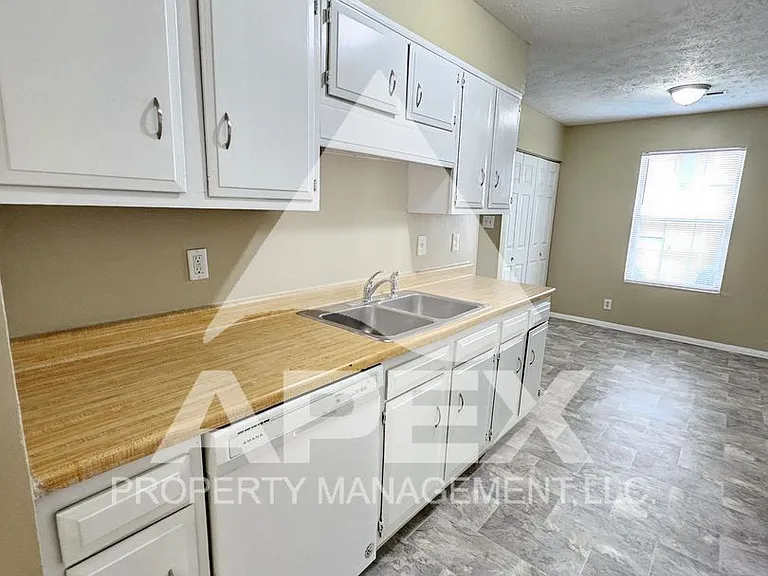 9148 Cedarpark Ln #D — Photo 7