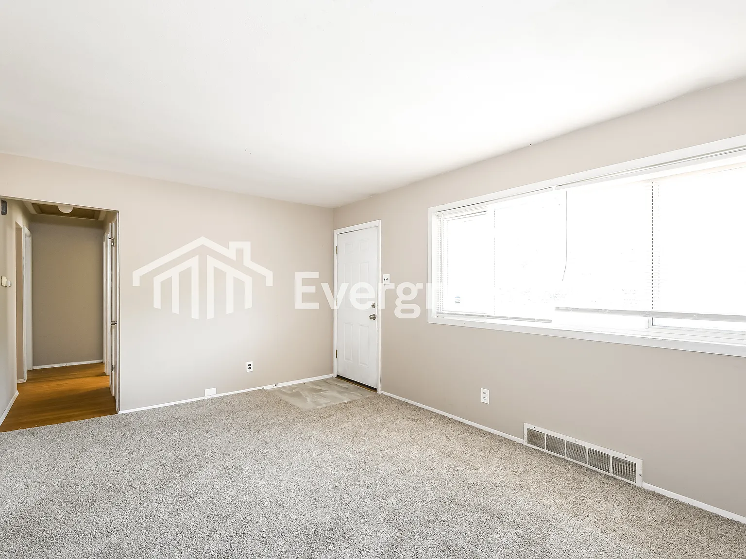 3 bed, 1.0 bath, 962 sqft, $1,295 — Photo 4