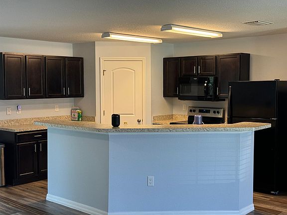4th image of 313 Southern Winds Blvd