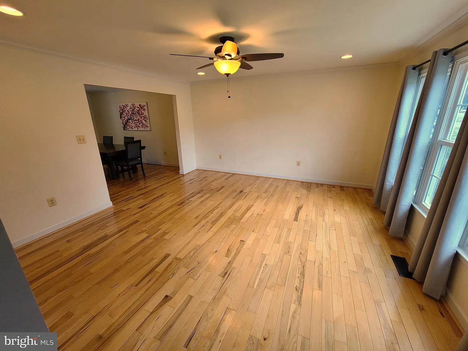 4 bed, 2.5 bath, 2766 sqft, $3,500 — Photo 4