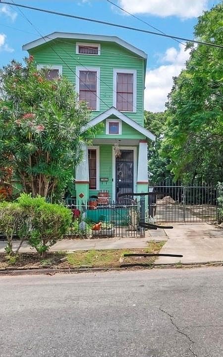 1st image of 2608 Chippewa St