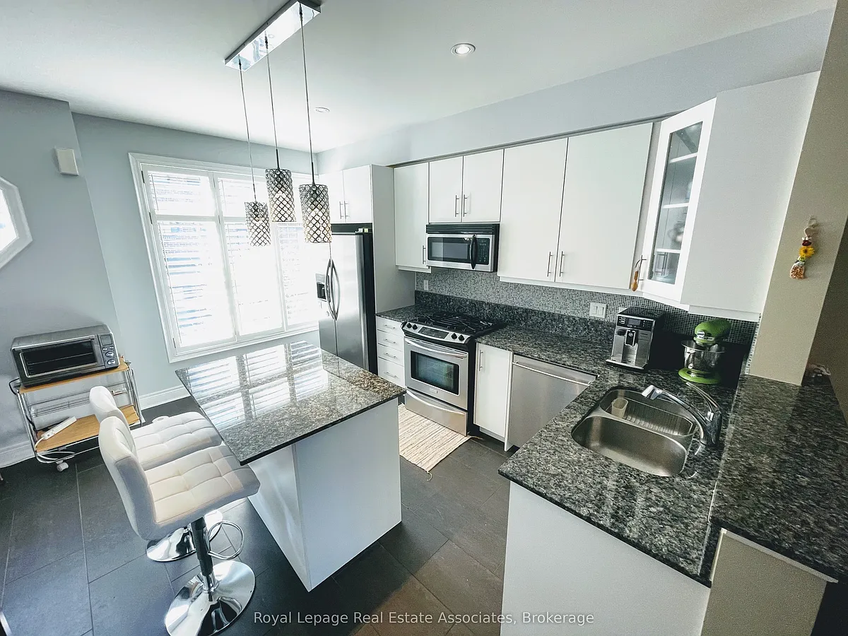 Building Photo - 56 Lobo Mews
