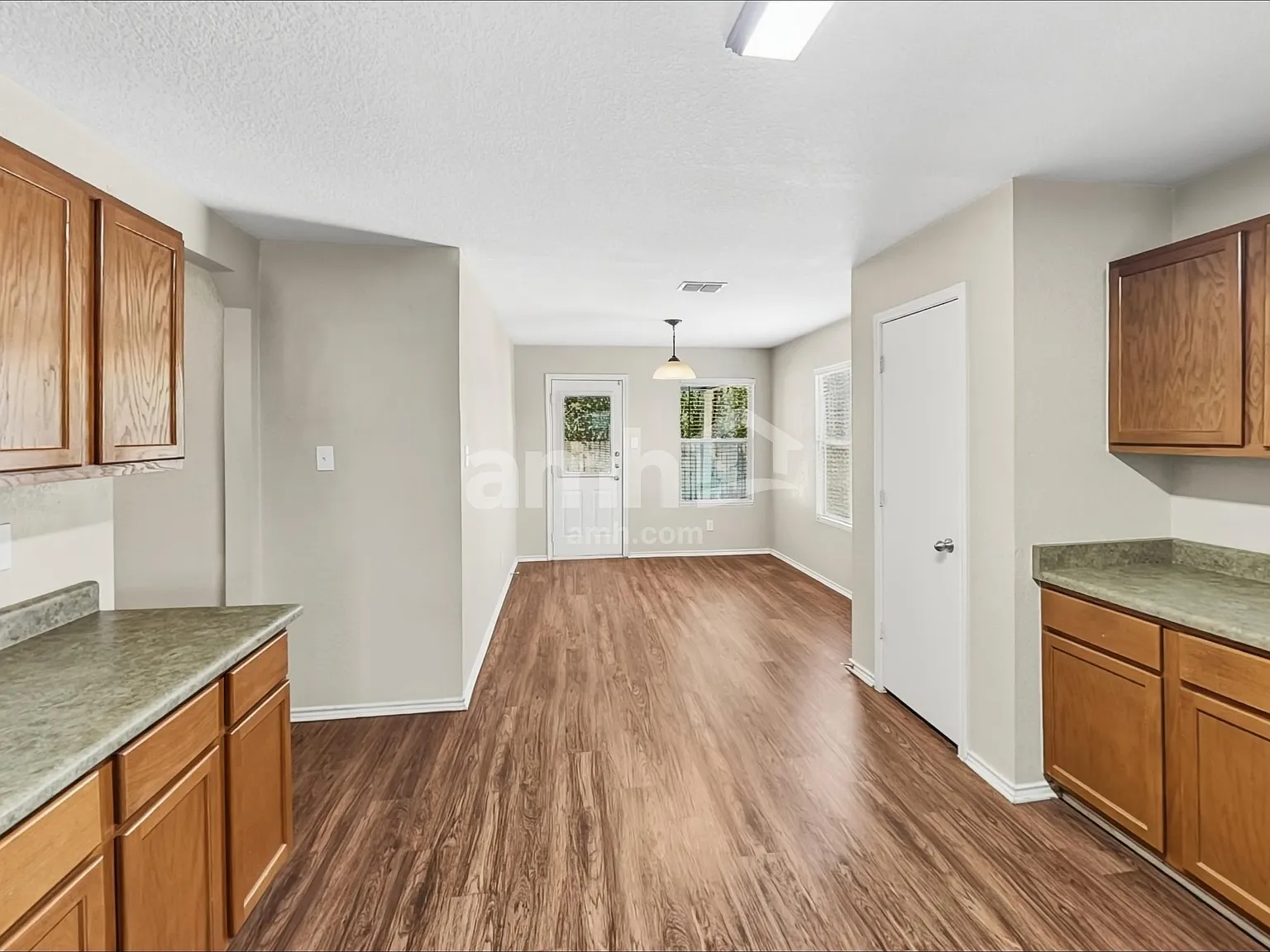 3 bed, 2.0 bath, 1710 sqft, $1,845 — Photo 4