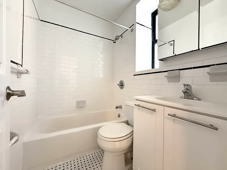 53 W 72nd St #2C — Photo 3