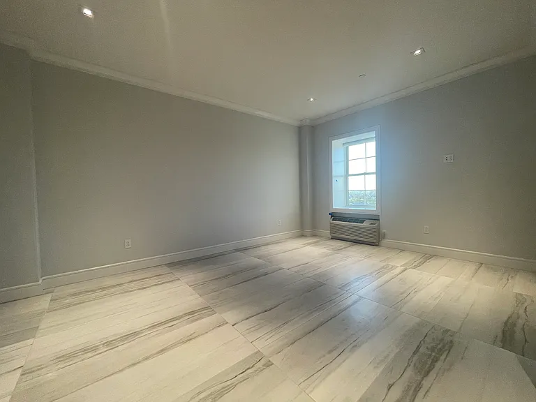 251 E Park Ave #3F — Photo 3