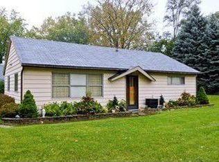 6N136 Ramona Ln, St Charles, IL