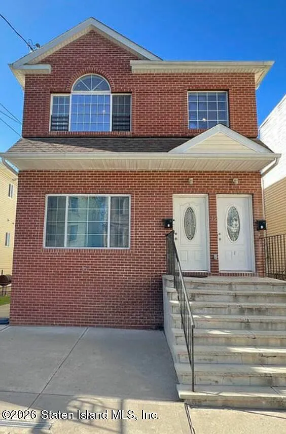 29 Stanley Ave photo 1