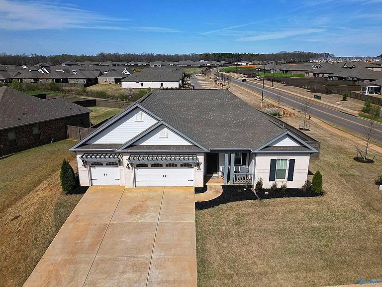 401 Peach Orchard Ln — Photo 4