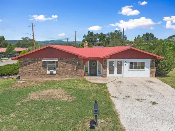 754 Terrace Dr, Las Vegas, NM 87701