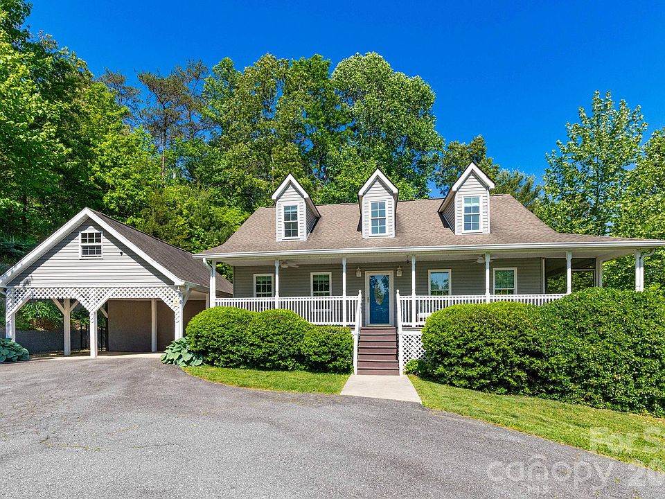 1st image of 215 Butternut Ln