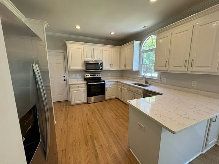 113 Ashton Ln — Photo 5