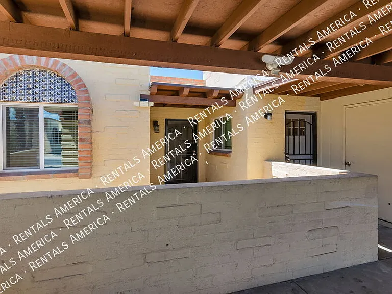 1816 E Iowa St — Photo 4