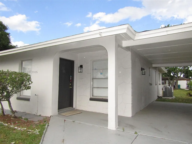 2447 Messina Ave — Photo 5