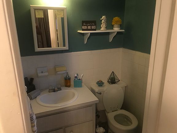 4th image of 2597 N Oleander Ave APT 1