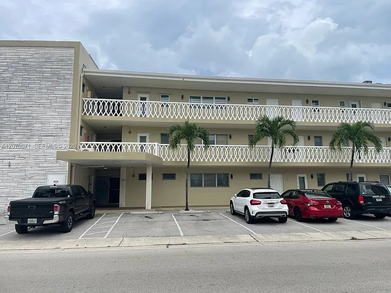 450 Golden Isles Dr #2F — Photo 29