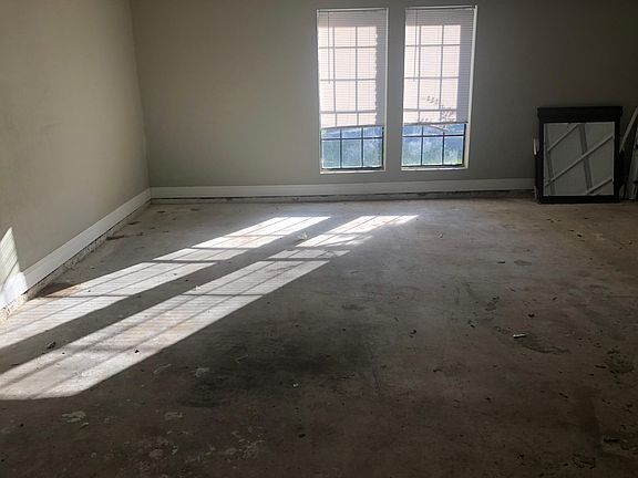 5th image of 13095 Larch Ln