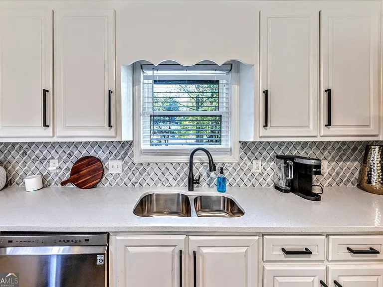 527 Charing Cross Dr — Photo 23