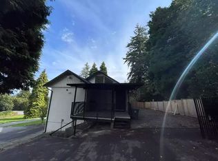 17586 28th Ave, Surrey, BC V3Z0E7