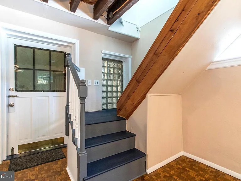 18 E Gorgas Ln #C — Photo 3