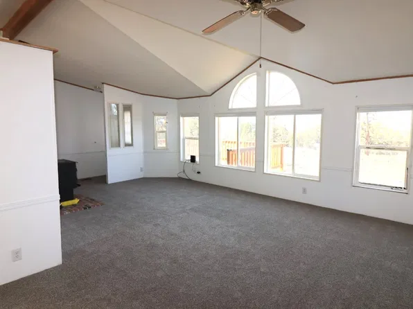 65709 93rd St, Bend, OR 97703