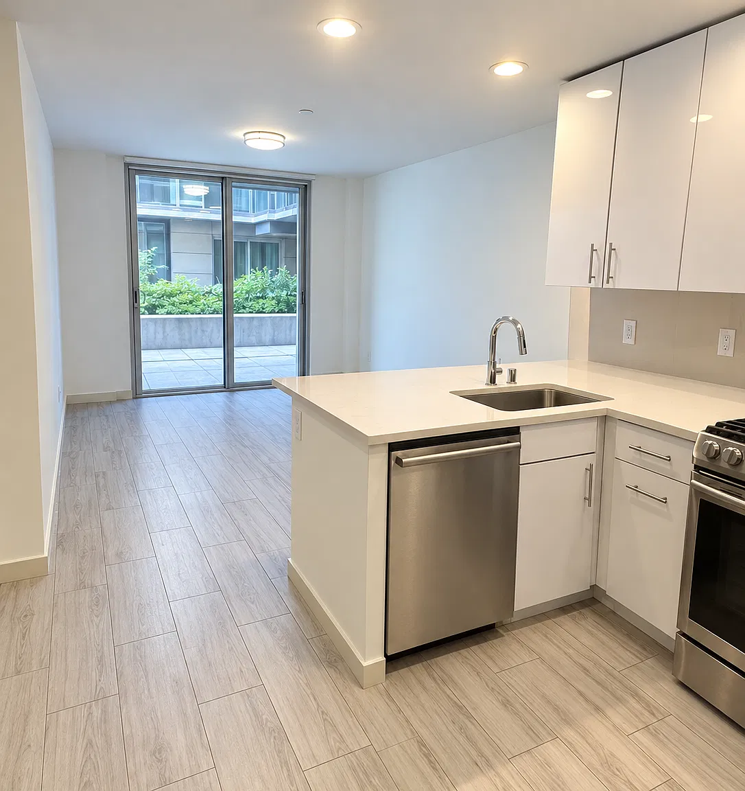 10909 15th Ave — Photo 3